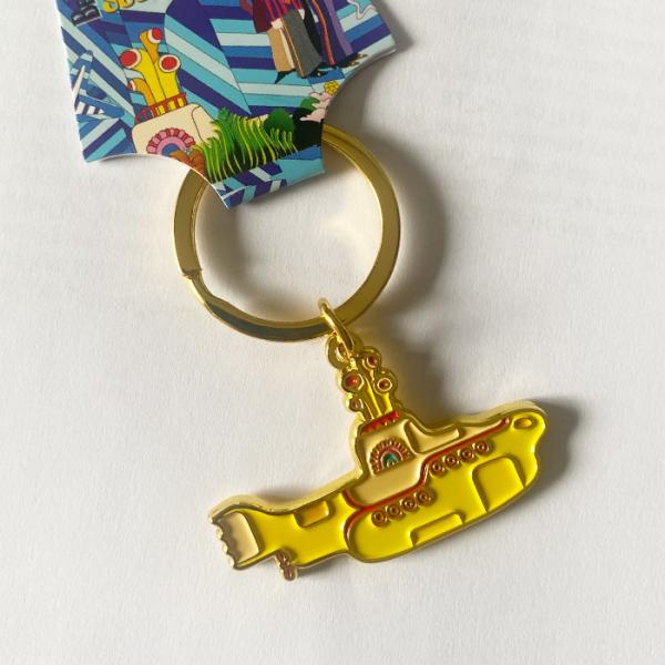 Beatles グッズまとめ売り ビートルズ チャーム キーホルダー ピンバッジ Beatles グッズまとめ売り ビートルズ チャーム キーホルダー
