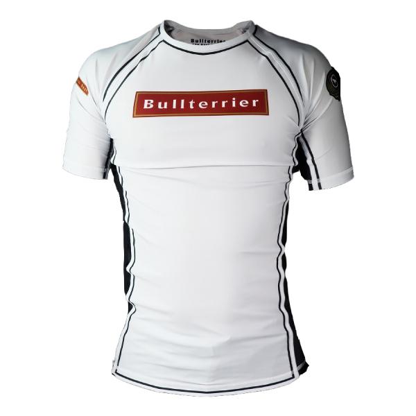 [Release date: February 4, 2025]格闘技ブランドブルテリアのラッシュガードRank3.0モデル伸縮性のあるポリエステル素材に蒸れやすい脇下部にはメッシュ素材を採用。柄は総染めですのでプリントはがれの心配はありま...