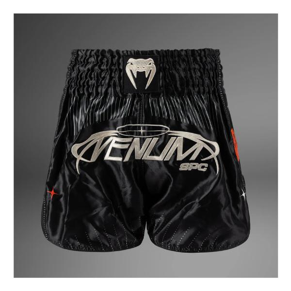 [Release date: September 24, 2025]Venum Eclipseは、技術とライフスタイルを融合したアパレルコレクション。Venum Eclipse Muay Thai Shortsは、軽量で柔軟なポリエステル素...