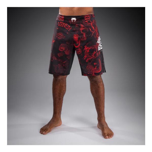 [Release date: January 13, 2026]Venum 20周年記念ファイトショーツは、Venumの20周年を記念したデザインです。ベストセラーコレクションのグラフィックをあしらったデザインは、激しいトレーニングや試合に...