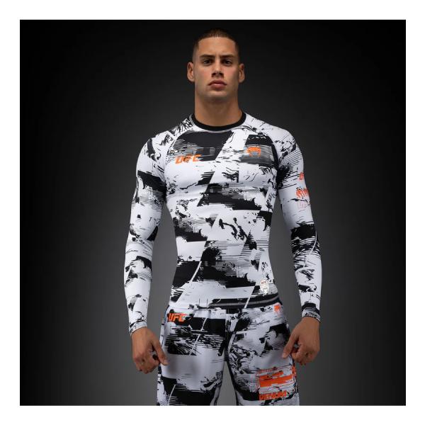 [Release date: December 5, 2025]UFC Zenith by Venumは、パフォーマンス革新の頂点を象徴します。最先端素材を採用し、機能性を最大化。アスリートの潜在能力を引き出し、オクタゴン内外で最高のパフォ...