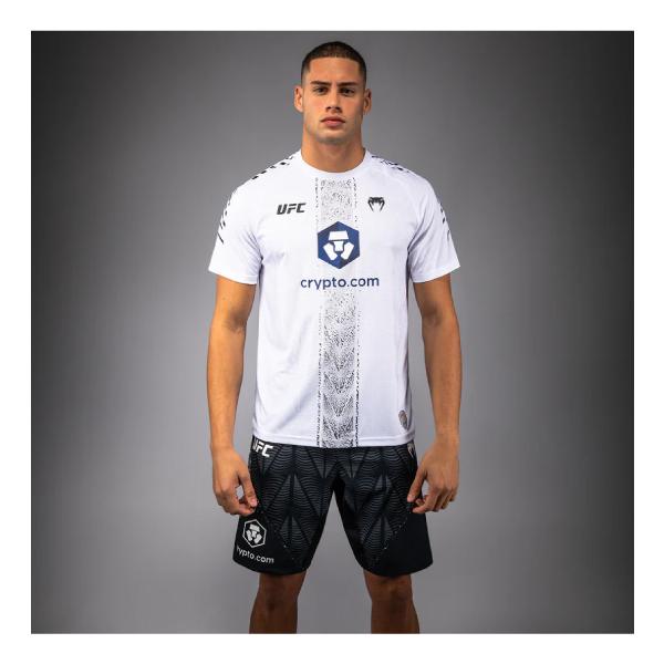 [Release date: December 5, 2025]UFC Zenith by Venumは、パフォーマンス革新の頂点を極めたギアです。次世代素材と最適化された機能性で、アスリートの限界を超え、潜在能力を引き出し、オクタゴン内外...