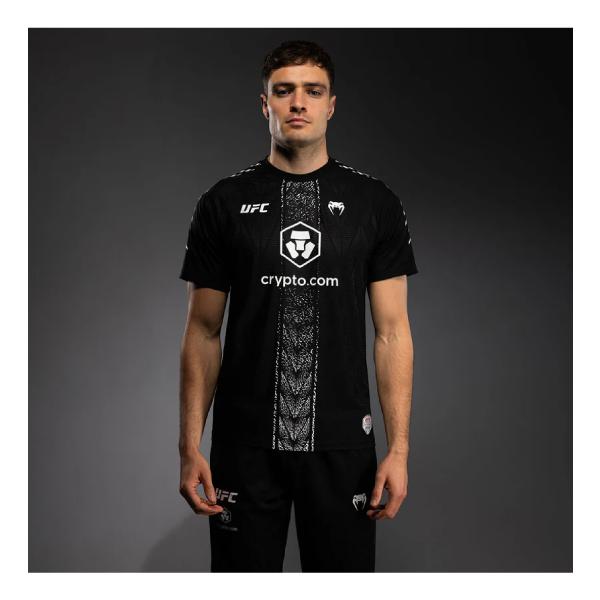 [Release date: December 5, 2025]UFC Zenith by Venumは、パフォーマンス革新の頂点を極めたギアです。次世代素材と最適化された機能性で、アスリートの限界を超え、潜在能力を引き出し、オクタゴン内外...