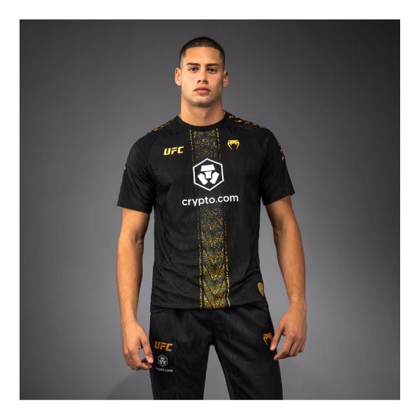 [Release date: December 5, 2025]UFC Zenith by Venumは、パフォーマンス革新の頂点を極めたギアです。次世代素材と最適化された機能性で、アスリートの限界を超え、潜在能力を引き出し、オクタゴン内外...