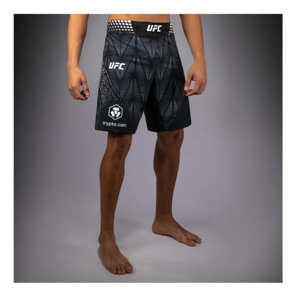 [Release date: December 5, 2025]UFC Zenith by Venumは、パフォーマンス革新の頂点を示します。次世代素材と最適化された機能性で、アスリートが限界を超え、潜在能力を引き出し、オクタゴン内外で最大...