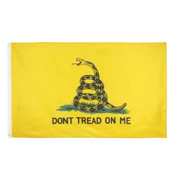 【DON'T TREAD ON ME フラッグ】150cm × 90cm 長方形 タペストリー サインバナー アメリカ独立戦争の象徴、歴史的な「ガズデン・フラッグ」アメリカ　┃
