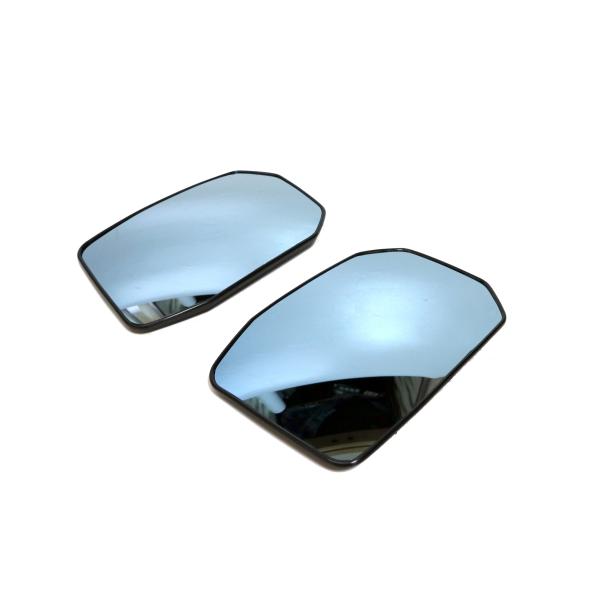 6型以降用広角ミラーレンズ貼り付けではなく純正との交換タイプになります広角なので純正より視野が広がります実車検証済み 商品内容 200系ハイエース6型〜車検対応　寒冷地仕様左右セット取付時は裏面の爪をドライヤー等で温めてから取り付けるとスム...