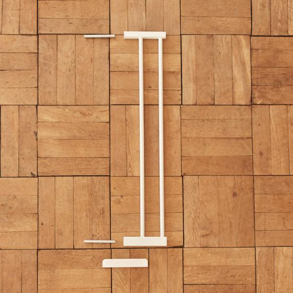 フリーステッチオリジナルドッグゲートの追加パーツになります。幅の広い扉に本体だけで届かない場合にご利用ください。ゲートは簡単に組み立て可能で、玄関や廊下、キッチン等に設置し、ペットの危険箇所への侵入を防ぎます。ご利用の際にはまずドッグゲート...