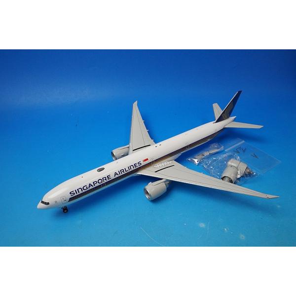 1/200 B777-300ER シンガポール エンジン開閉選択式 9V-SWZ