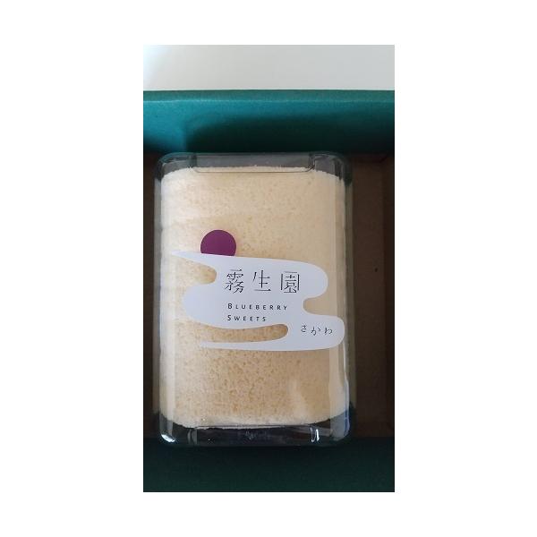 高知県佐川町産のブルーベリーをたっぷり使用したロールケーキです。★名称　ブルーベリーロール★原材料名　卵，乳等を主要原料とする食品、グラニュー糖、ブルーベリー、薄力粉（小麦を含む）、レモン汁、麦芽糖調整品（麦芽糖、寒天）粉砂糖、増粘多糖類、...