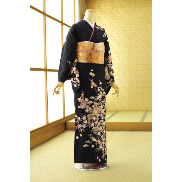 素敵な黒地♪総絞り♪訪問着　裄67　身長160cm位 素敵な黒地♪総絞り♪訪問着 裄67 身長160cm位