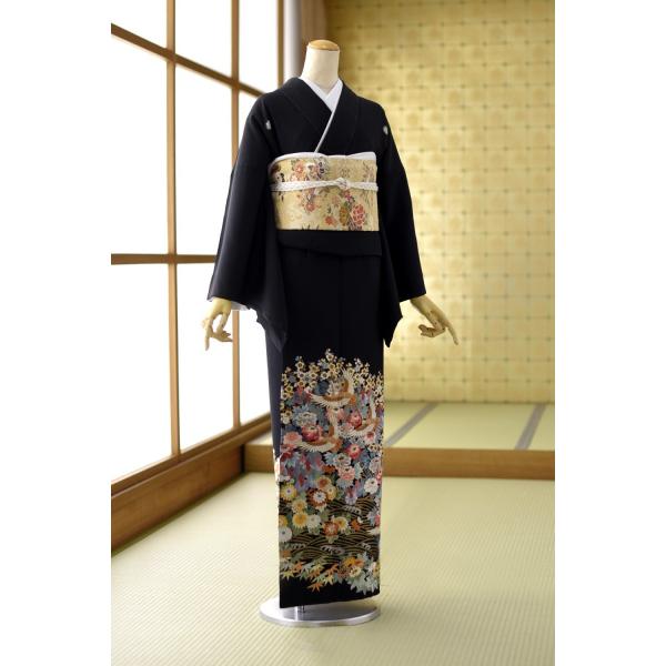 着物リメイク＊ボディバック・ビーンズ型＊黒留袖 花鳥 刺繍 留袖とモーニング同時注文で10%OFF 留袖 レンタル 結婚式 黒留袖