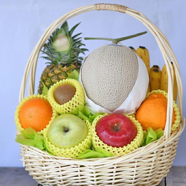 【商品詳細】仏事お供え・神前御供物・お供え物・どのような用途にでもご利用いただける果物かご盛りです。果物のプロが選んだ旬のフルーツを盛りつけた盛籠です。盛り付ける果物は基本的にお任せいただいておりますが、内容を確認したい又は相談しながらご注...