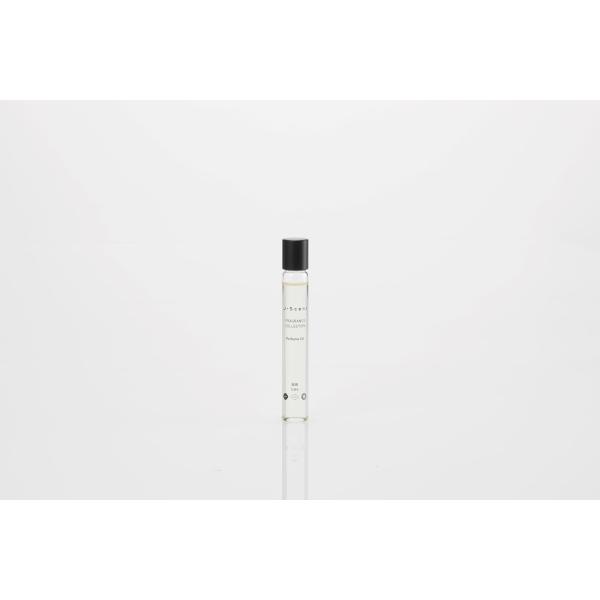 ビターなコーヒーとスウィートなオレンジフラワーが織り成す香りの浪漫 微かな柑橘を伴ったコーヒーの香ばしい香り立ちから、オレンジフラワーとバイオレットの熱を帯びた甘さが広がり、そのビターとスウィートのコントラストのキラメキの下、ラストのバニラ...