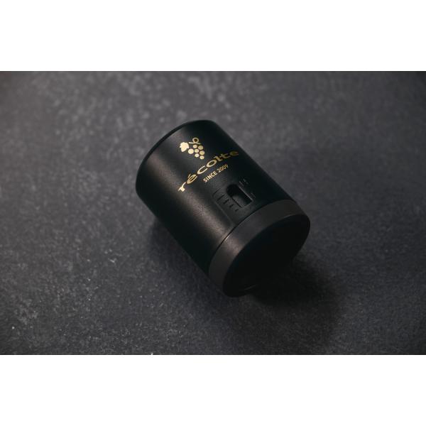 [Release date: November 26, 2025]キャップとポンプが一体となったコンパクトなデザイン。ワインの口にキャップをはめて、上からプッシュすることで中の空気を抜いていきます。しっかりと空気を抜いて保存することで、ワイ...