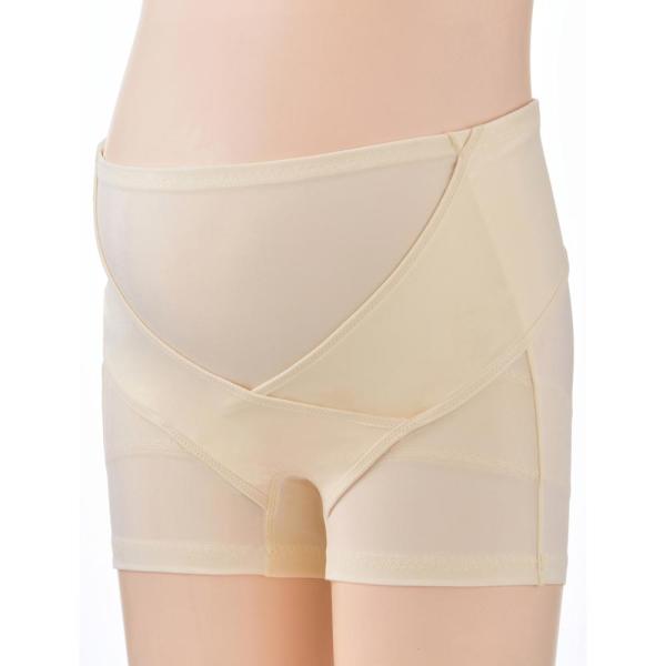 妊婦帯の着用方法がよく分からないという方も、はくだけでサポートしたい位置を適切にサポートしてくれます。サポート部分がパンツ妊婦帯と一体型なので、ごわつき感もなく、パンツスタイルにもぴったりです。