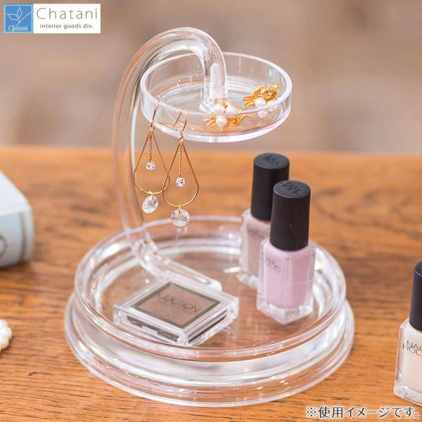 透明感を活かしたアイテムなので、リビングはもちろん洗面台やバスルームなど場所や雰囲気を問わずマッチします。美しいジュエリーやカラフル&amp;お洒落なパッケージのコスメアイテムをそのまま「魅せる収納」に。