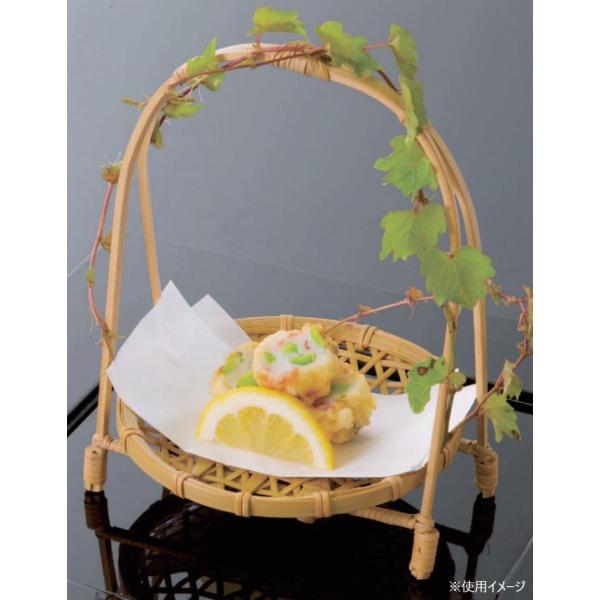 天ぷらの油分をしっかり吸い取る敷き紙です。