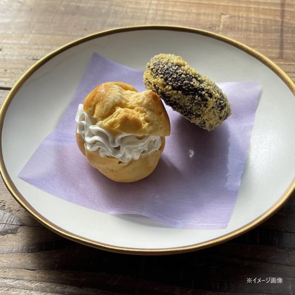 色付雲流和紙の片面にOPフィルム加工施した12cm角のシートです。OPフィルムは水分・油分を通しませんので、直接食品を載せて使用頂けます。耐熱性約100度。電子レンジ使用不可。