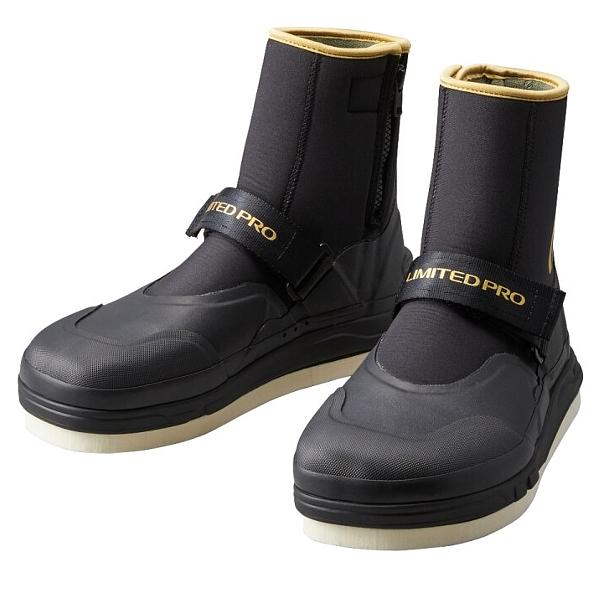 ソール交換可能ジオロックに羊毛ピン搭載。ソックス種類を選ばない中丸ジオロック搭載で、ソールの交換が自分で簡単に交換できます。中丸先ワイドで汎用性に優れソールは石を選ばない羊毛フェルトなのでしっかりサポートしてくれます。爪先に負荷が掛りにくい...