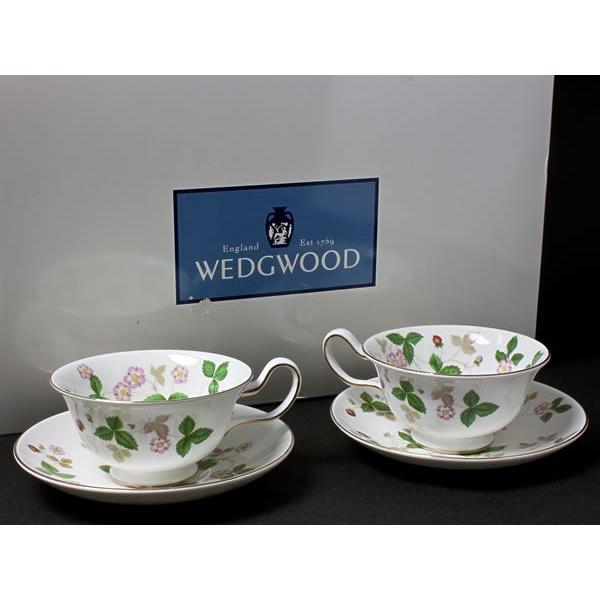 ウエッジウッド　ワイルドストロベリー大皿・スープ皿・テイーカップ・ソーサー２組 ウェッジウッド（Wedgwood） ワイルドストロベリー ティーカップ