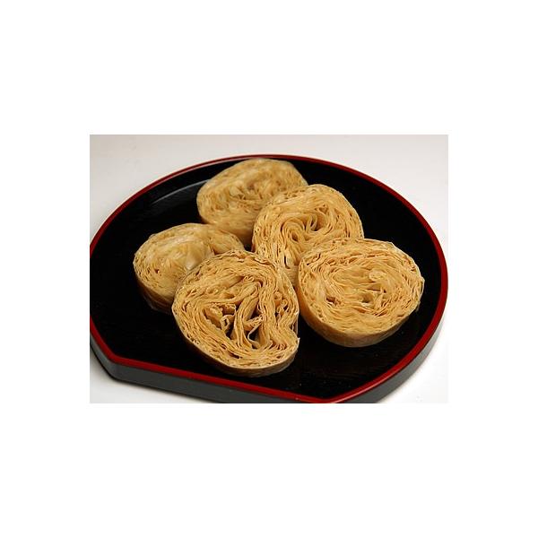 ゆばは畑の牛肉と言われる大豆を煮出してとった豆乳から出来ております。植物性タンパク質が抱負な健康食材です。<br><br>干し湯葉は生湯葉と違い、日持ちがするのが特徴どす。<br>キッチンに常備して頂くと...