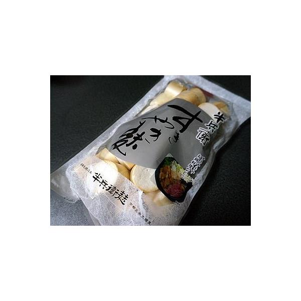 ひとつひとつ丁寧に手で成形し、しっかりと固焼きに仕上げたやき麸です。  すき焼きはもちろん、玉子とじ、煮物などにもどうぞ。  【やき麩について】 やき麸は、小麦グルテンにさらに小麦粉を加えて釜で焼いた乾燥食品です。  きめが細かく煮崩れしに...