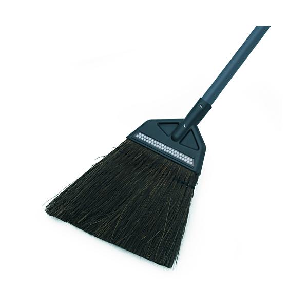 【大掃除】【庭・土間用】【外掃き用】用途：外掃き用の短柄ほうきサイズ：全長約77cm幅約26cm特徴：丈夫で腰の強いほうきです。