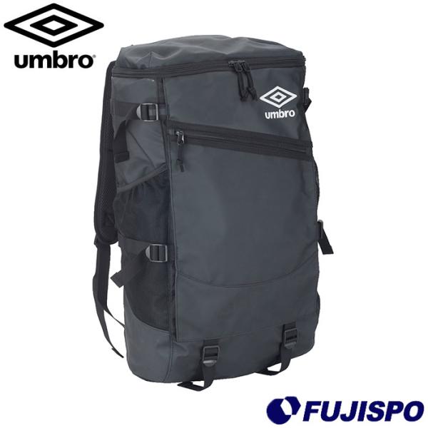 メーカー：アンブロ (umbro)品名：バックパック品番：UUAXJA02■素材ポリエステル(表PVC加工)■カラーブラック■生産国中国■サイズ縦：59cm横：30cmマチ：17cm持ち手：20cmショルダー長さ：58-101cm多収納バッ...