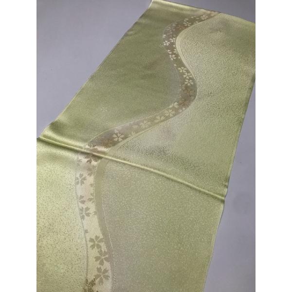 新品 正絹 帯揚げ 薄黄緑地に流水文様 少々難あり