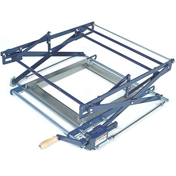 セロベーターを使えば、重いセイロも楽々と少ない人手で取り換え可能です。 角セイロの交換を安全かつ容易に行えます(3升入り8枚程度のものであれば1人での作業が可能)。もち米・まんじゅう・茶碗蒸しなど蒸し物全般に対応します。ハンドルを回すことで...