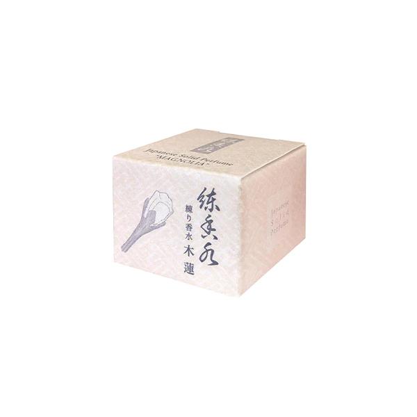 木蓮をイメージし、マグノリア、ライチなどを調合した清らかな香りの練り香水です。以前よりご要望が多かった木蓮の香りで、持ち運びにも便利な練り香水を作りました。使いやすく保湿にも優れており大変重宝されております。商品詳細古来より伝わる香原料を忠...