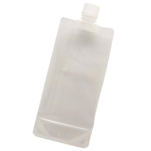 注ぎ口（飲み口）付きのスパウト袋です。スクイーズ性を持たせたスタイリッシュな形状ですので、半固形か粘体物の充填用途に適しています。持ちやすい円筒形です。他のスパウト製品では有るサイドシール部分を無くすことでダウンサイジングを実現。柔らかく、...
