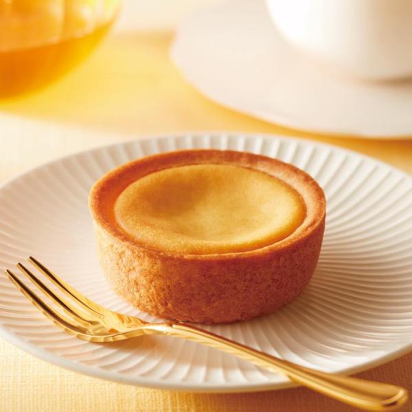 新鮮なミルクとやさしいクリームチーズ。おいしく包んでしっとり丹念に焼き上げました。ほのかなレモン風味と口どけのよさをお楽しみください。檸檬（れも）はレモン風味のチーズタルト。フランスでつくられた「キリ クリームチーズ」をチーズ中100%使用...