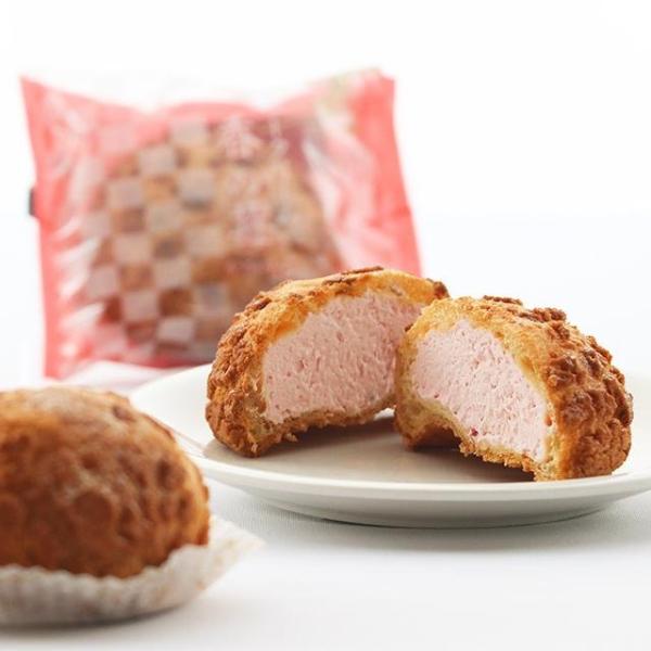 生地には福島県産米粉を使用し、ざくざくとした食感の良いクッキー生地に。福島県産いちご「とちおとめ」を使用したクリームは脂肪分の違う国産の純生クリーム3種類使い濃厚になりすぎず苺の香りを生かして軽く仕上げ、1個をぺろりと食べていただけるように...