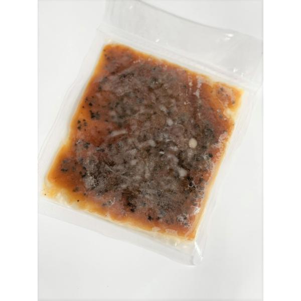 名称：トリュフソース現在在庫完売致しました。リニュアルしたトリュフソースに切り替えていきます。リニュアル後の原材料：原材料名（新規格）： ビーフ風味調味料（国内製造）（ビーフシーズニングエキス、食用油脂、還元水あめ、たん白加水分解物、食塩、...