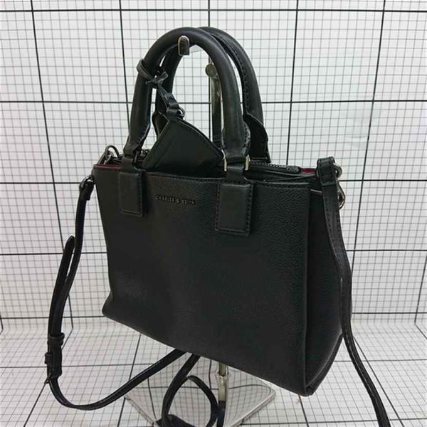 ◇ Θ 【チャールズ＆キース CHARLES & KEITH】ブラック系 2WAY