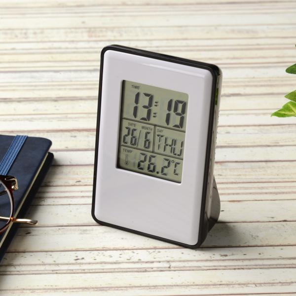 見やすいデジタル表示でデスクにあると便利な多機能クロック。サイズ 105×69×37mmカラー 個装形態 箱入　箱サイズ／115×78×48mm入数 100素材 ABS備考 電源／単4電池2本別売カートンサイズ：約 縦42×横27×高さ51...