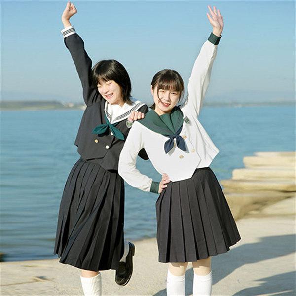 　セーラー服　中学生 