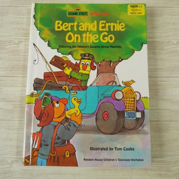 仕掛絵本[セサミストリート SESAME STREET POP-UP Bert and Ernie On 