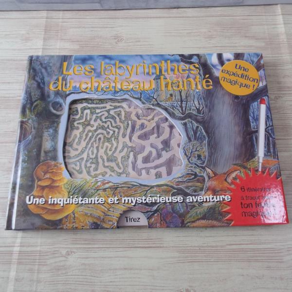 【期間限定特価】迷路絵本[ゆうれいのでる迷宮 Les labyrinthes du chateau hante] 洋書 ゲーム絵本 外国語絵本 フランス語