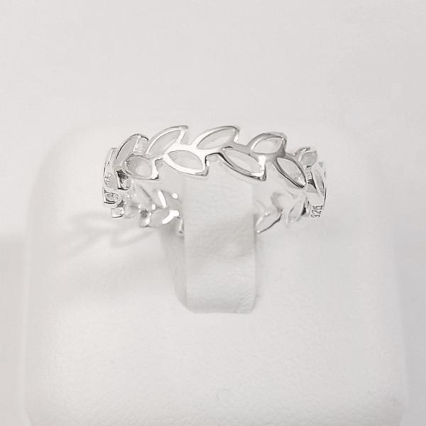 シルバーアクセ[シルバー925 指輪・リング 連なる双葉 Chain シルバーアクセ[シルバー925 指輪・リング 連なる双葉 Chain
