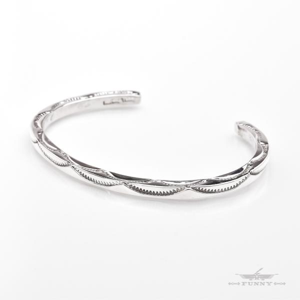 期間限定ナバホ　シルバー　バングル　Elaine Taheインディアンジュエリー Elaine Tahe（エレーン タヘ） 】ナバホシルバーバングル
