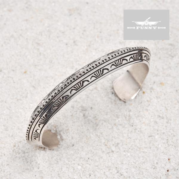 Indian Jewelry FUNNY公式ストア ナバホ族 ワイル・セカテロ Indian Jewelry FUNNY公式ストア ナバホ族 ワイル・セカテロ