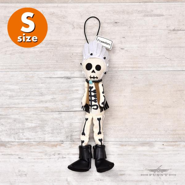 【ブランド名】R4T（リアル・フォー・トレーディング）【品名】WHOOPEE SKULL INDIAN S（ウーピースカル インディアン S）【サイズ】本体：全長約18cm【商品説明】メキシコの伝統的なお祭り「死者の日（D〓a de los...