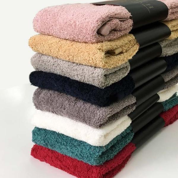 【TWIN RICH】ツインリッチは、世界3大綿の2つアメリカの「スーピマ綿」、中国の「新疆綿(しんきょうめん)」を使用したタオル。スーピマ綿はしなやかで肌触りがよく柔らか、新疆綿は吸水性に優れている特徴。落ち着いた色合いで、パイルが長くふ...