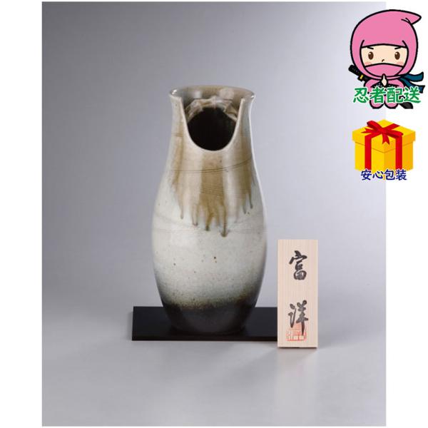 ●現品約13φ×26ｃｍ●陶器（信楽焼）●黒敷板・立札付■信楽焼独特の窯変が魅力の手桶花瓶。花をいかす花瓶です箱サイズ 約14×14×28cm総重量 約1000g　　　　 お気軽にお問い合わせください。