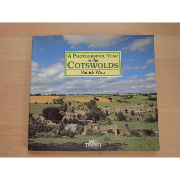 「タイトル」表紙に焼け有「中古」A photographic year in the Cotswolds/パトリック・ワイズ 洋書箱(4)「ISBN」0951178202「発売日」1986「サイズ」単行本（ペーパーバック）「程度:状態」「5...