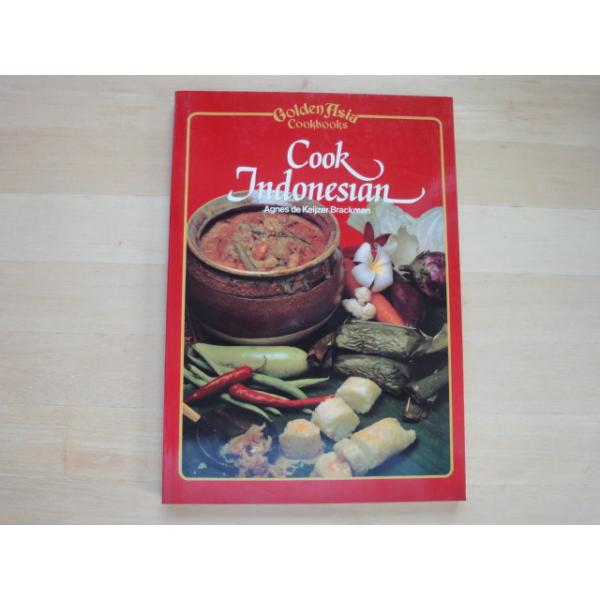 「タイトル」表紙に焼け有「中古」Cook Indonesian (Golden Asia cookbooks)/アグネス・D・ブラックマン 洋書箱(4)「ISBN」9971650770「発売日」1984「サイズ」単行本（ペーパーバック）「程...