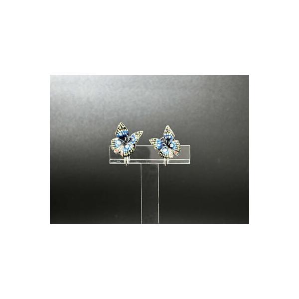 ■ 容量　サイズ：2.3cm×2.3cm×2.2cm　重さ：４ｇ　材料：イヤリングパーツ　オオムラサキ蝶のデジタル蝶　＊デジタル蝶は、立体的な形状をしていますので、長く蝶とお楽しみいただきたく、できるだけ直接に触れることは、避けてください。...
